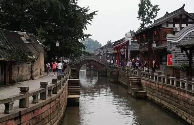 男朋友非常喜欢这幅图，说明什么游戏画面